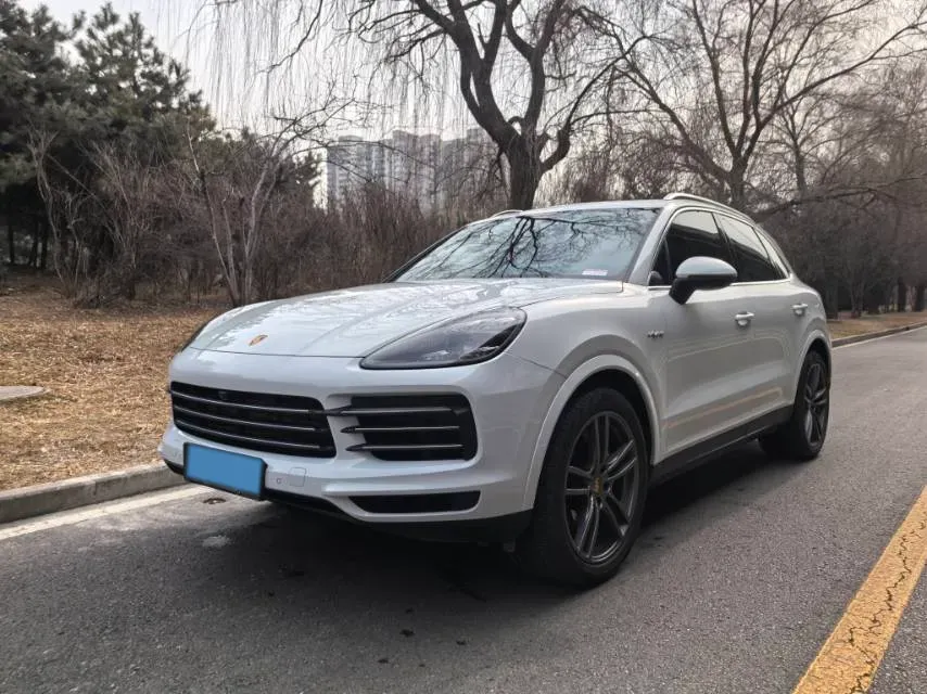 2022 Porsche Cayenne 2.0T 252HP L4 8AT PHEV 17.9KWH,autocango,china used car exporter,china ev exporter,chinese used car exporter,chinese used ev exporter