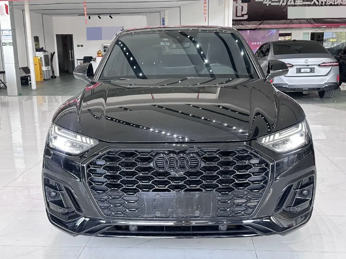 2021 Audi Q5L Sportback 2.0T 252HP L4 7DCT,autocango,china used car exporter,china ev exporter,chinese used car exporter,chinese used ev exporter