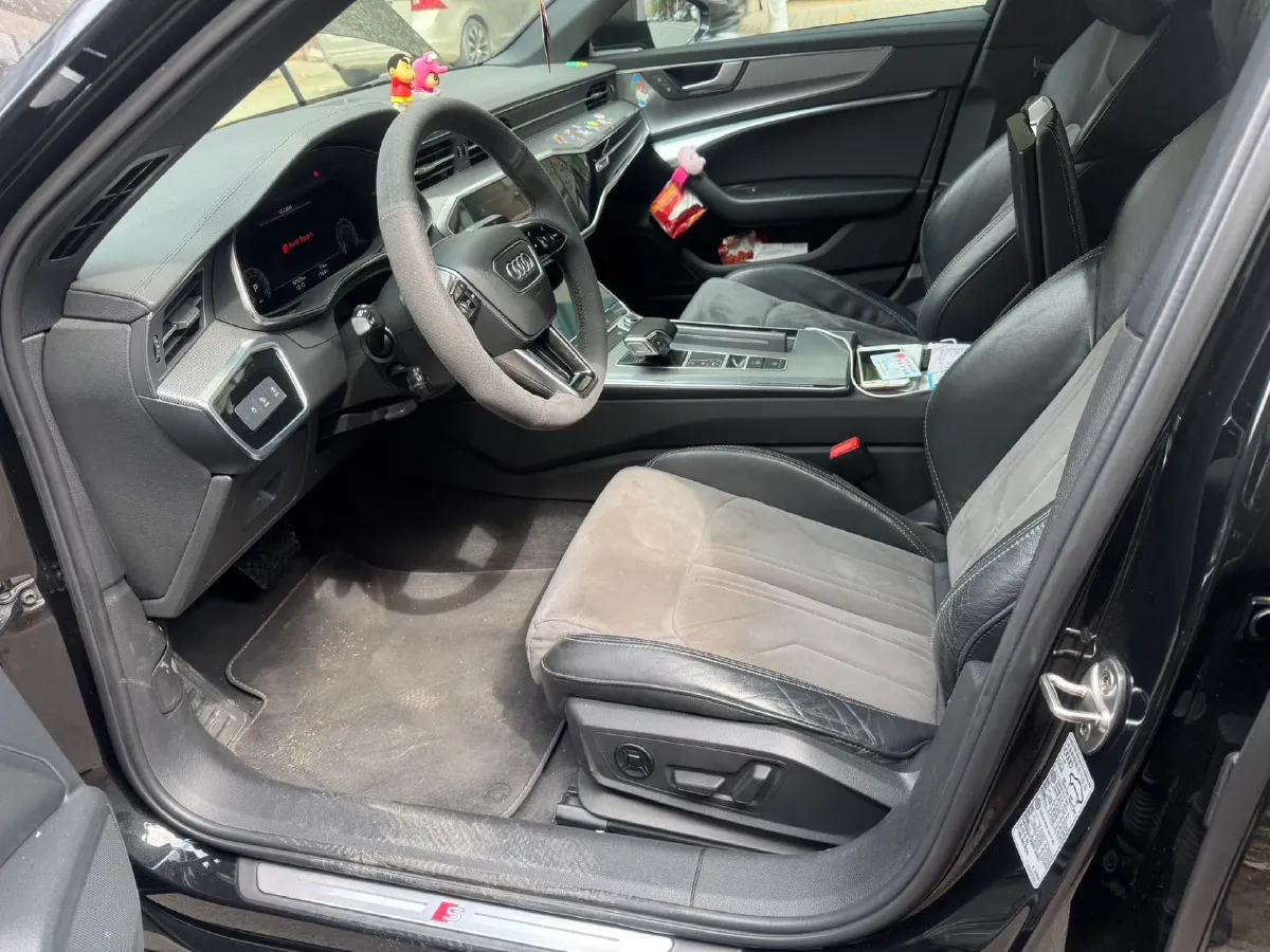 2021 Audi A6L 2.0T 190HP L4 7DCT,autocango,china used car exporter,china ev exporter,chinese used car exporter,chinese used ev exporter