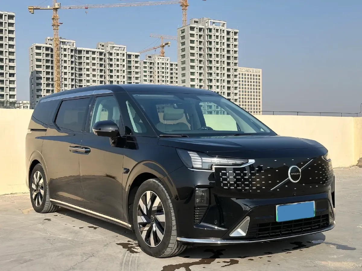 2025 Volvo EM90 BEV 116KWH,autocango,china used car exporter,china ev exporter,chinese used car exporter,chinese used ev exporter