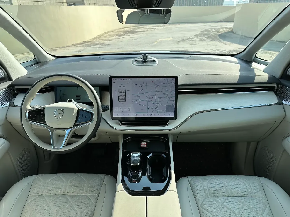 2025 Volvo EM90 BEV 116KWH,autocango,china used car exporter,china ev exporter,chinese used car exporter,chinese used ev exporter