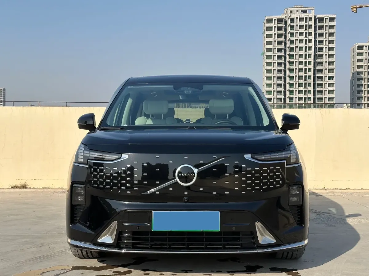 2025 Volvo EM90 BEV 116KWH,autocango,china used car exporter,china ev exporter,chinese used car exporter,chinese used ev exporter