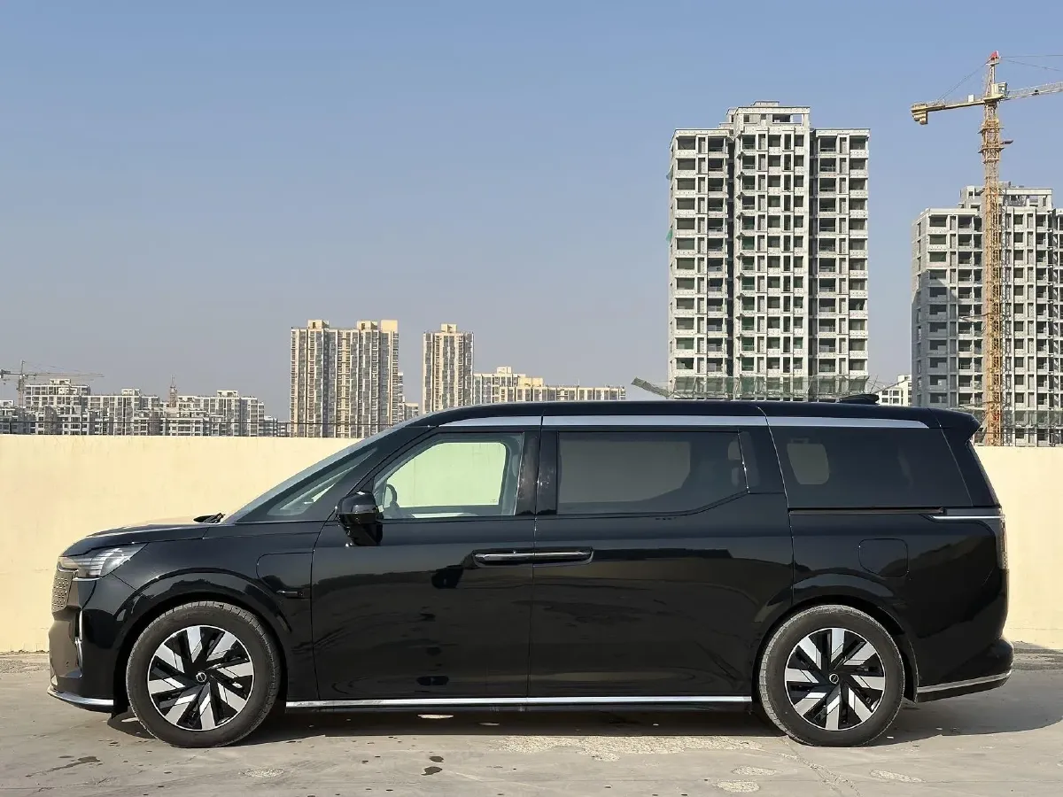 2025 Volvo EM90 BEV 116KWH,autocango,china used car exporter,china ev exporter,chinese used car exporter,chinese used ev exporter