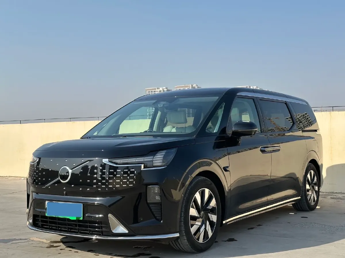 2025 Volvo EM90 BEV 116KWH,autocango,china used car exporter,china ev exporter,chinese used car exporter,chinese used ev exporter