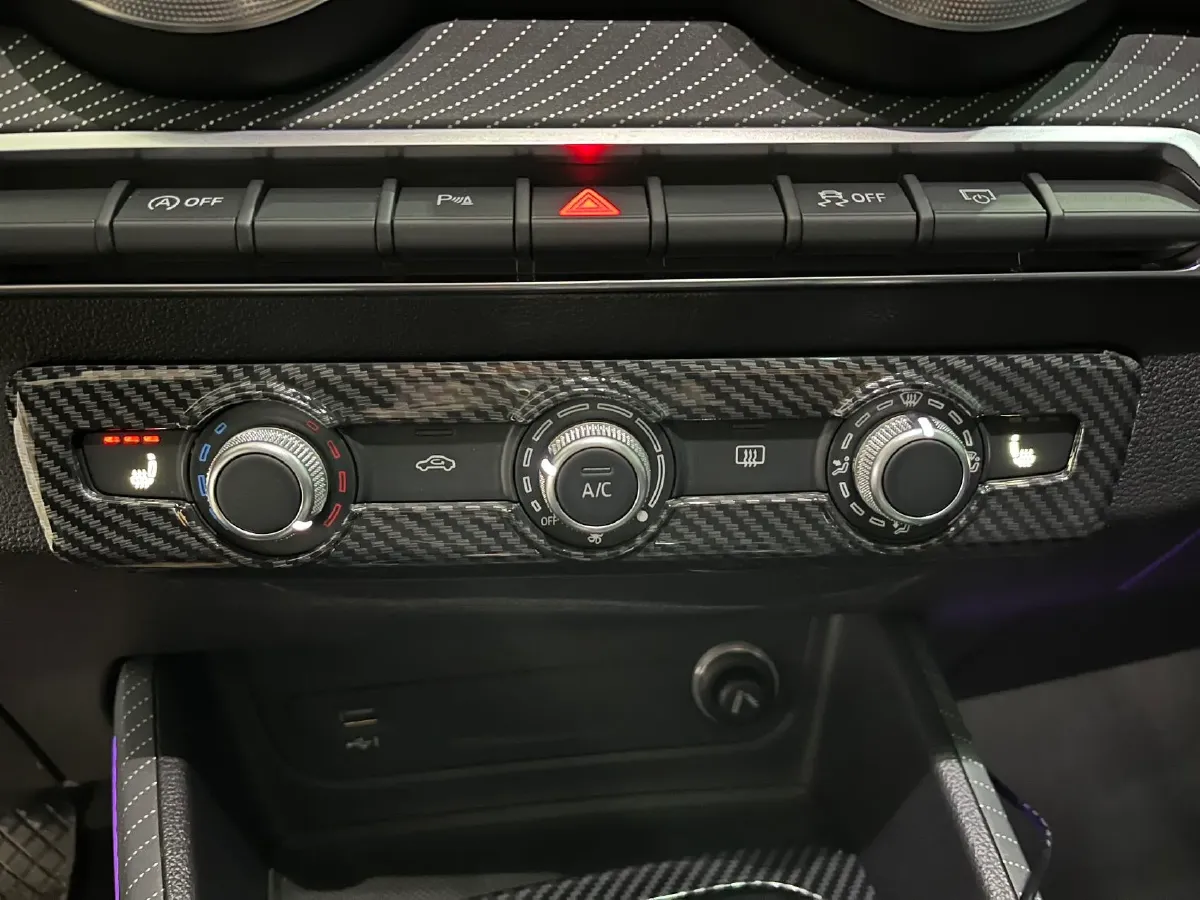 2021 Audi Q2L 1.4T 150HP L4 7DCT,autocango,china used car exporter,china ev exporter,chinese used car exporter,chinese used ev exporter