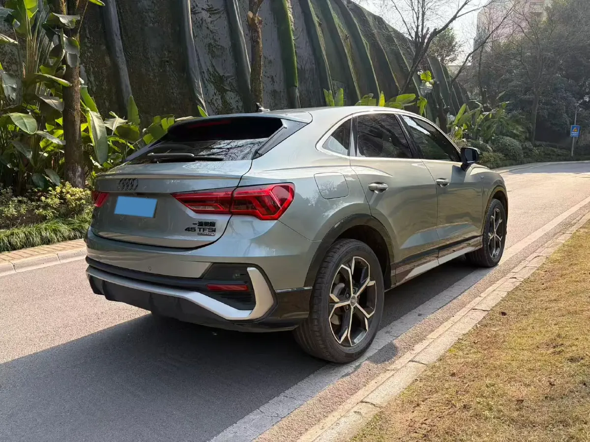 2020 Audi Q3 Sportback 2.0T 220HP L4 7DCT,autocango,china used car exporter,china ev exporter,chinese used car exporter,chinese used ev exporter