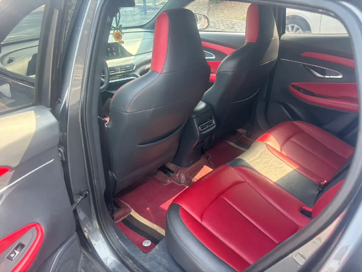 2020 ChangAn UNI-T 1.5T 180HP L4 7DCT,autocango,china used car exporter,china ev exporter,chinese used car exporter,chinese used ev exporter