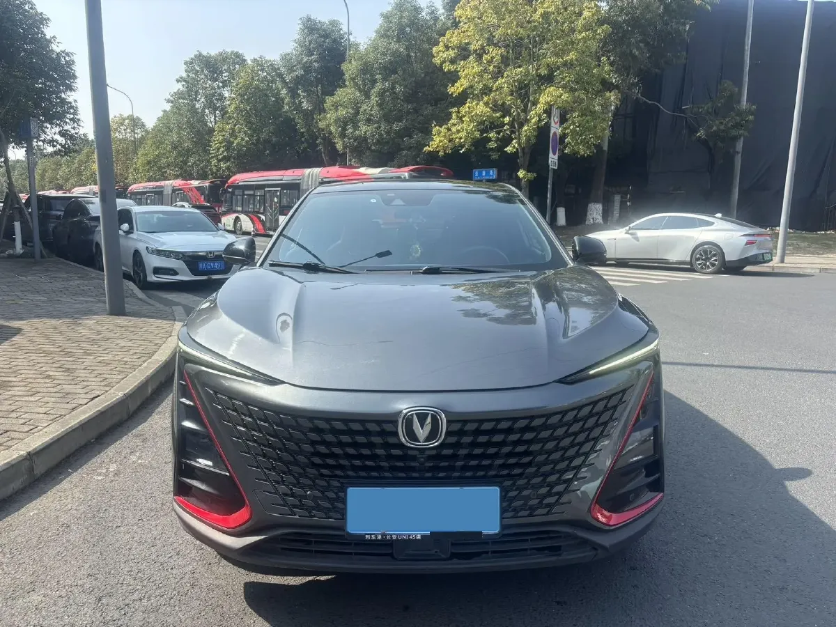 2020 ChangAn UNI-T 1.5T 180HP L4 7DCT,autocango,china used car exporter,china ev exporter,chinese used car exporter,chinese used ev exporter
