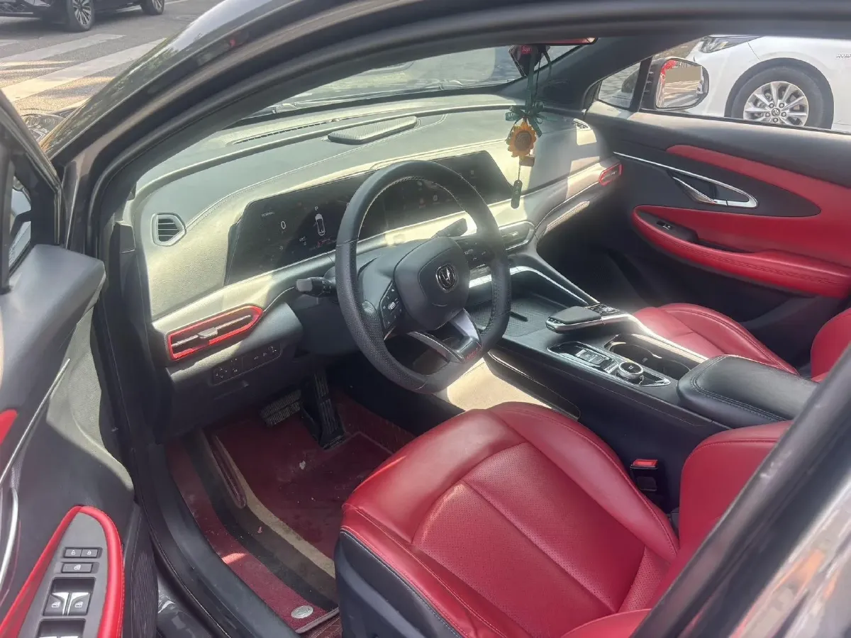 2020 ChangAn UNI-T 1.5T 180HP L4 7DCT,autocango,china used car exporter,china ev exporter,chinese used car exporter,chinese used ev exporter