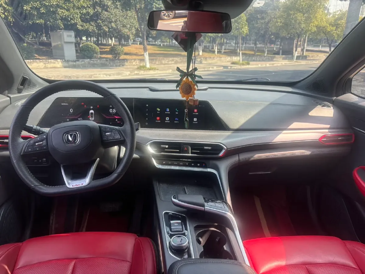 2020 ChangAn UNI-T 1.5T 180HP L4 7DCT,autocango,china used car exporter,china ev exporter,chinese used car exporter,chinese used ev exporter