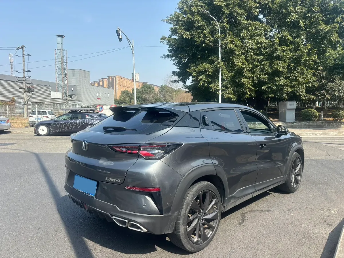 2020 ChangAn UNI-T 1.5T 180HP L4 7DCT,autocango,china used car exporter,china ev exporter,chinese used car exporter,chinese used ev exporter