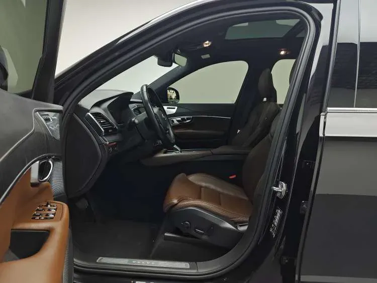 2021 Volvo XC90 2.0T 299HP L4 8AT,autocango,china used car exporter,china ev exporter,chinese used car exporter,chinese used ev exporter