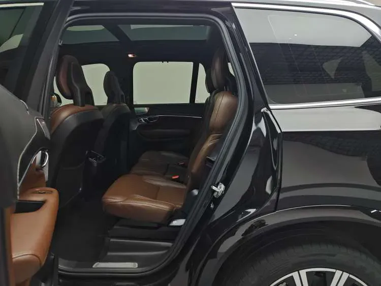 2021 Volvo XC90 2.0T 299HP L4 8AT,autocango,china used car exporter,china ev exporter,chinese used car exporter,chinese used ev exporter