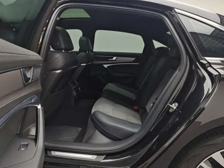 2019 Audi A6L 2.0T 190HP L4 7DCT,autocango,china used car exporter,china ev exporter,chinese used car exporter,chinese used ev exporter