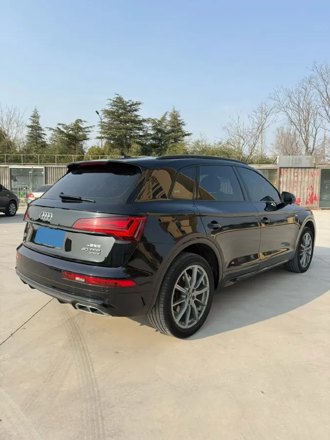 2022 Audi Q5L 2.0T 190HP L4 7DCT,autocango,china used car exporter,china ev exporter,chinese used car exporter,chinese used ev exporter