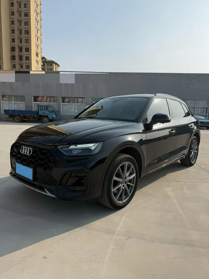 2022 Audi Q5L 2.0T 190HP L4 7DCT,autocango,china used car exporter,china ev exporter,chinese used car exporter,chinese used ev exporter
