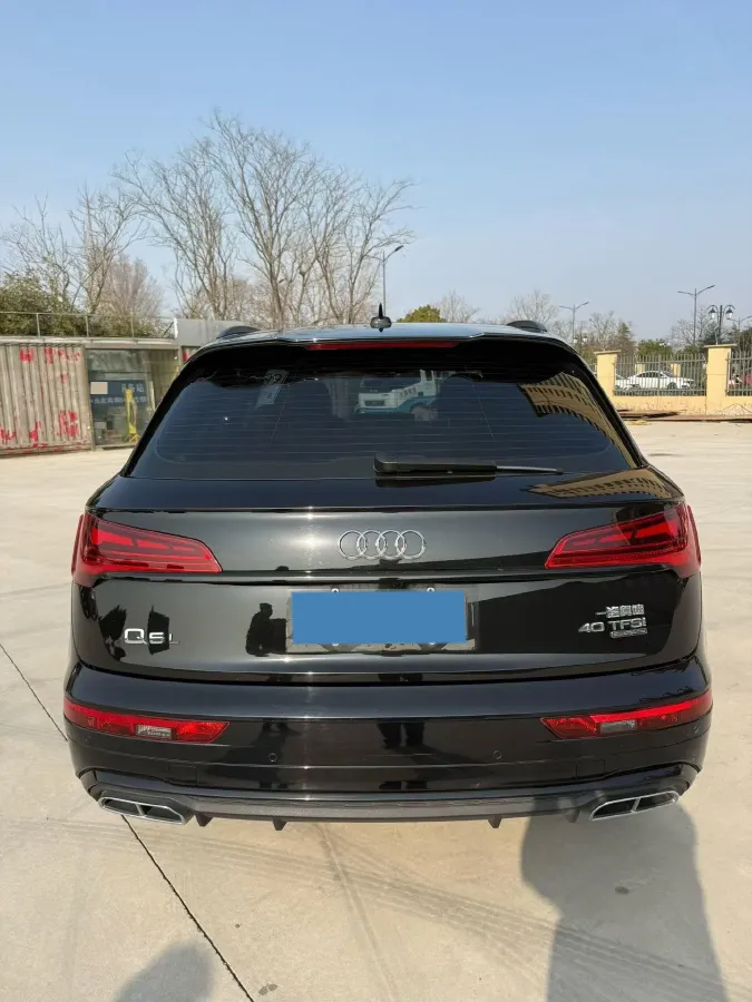 2022 Audi Q5L 2.0T 190HP L4 7DCT,autocango,china used car exporter,china ev exporter,chinese used car exporter,chinese used ev exporter