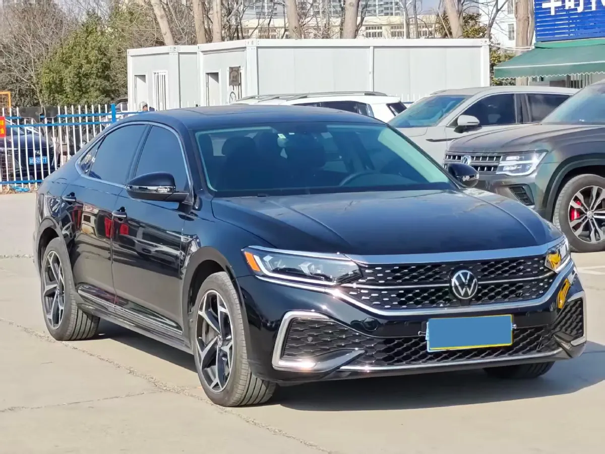 2023 Volkswagen Passat 2.0T 186HP L4 7DCT,autocango,china used car exporter,china ev exporter,chinese used car exporter,chinese used ev exporter