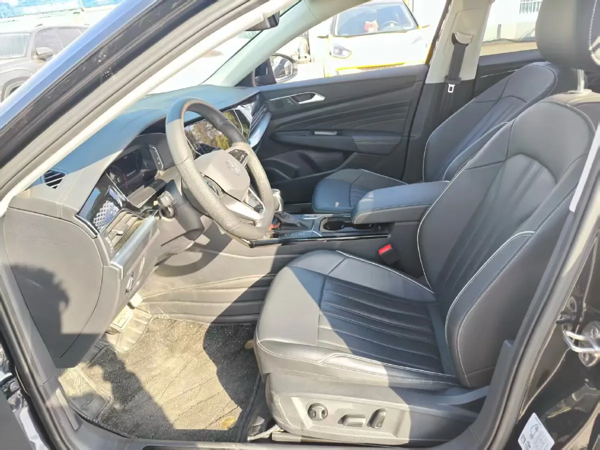 2023 Volkswagen Passat 2.0T 186HP L4 7DCT,autocango,china used car exporter,china ev exporter,chinese used car exporter,chinese used ev exporter