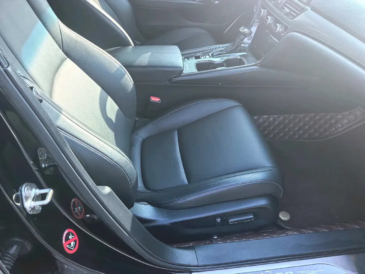 2022 Honda Accord 1.5T 194HP L4 CVT,autocango,china used car exporter,china ev exporter,chinese used car exporter,chinese used ev exporter