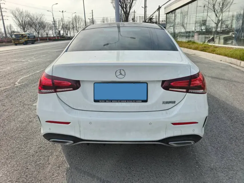 2022 Mercedes-Benz A Class 1.3T 163HP L4 7DCT,autocango,china used car exporter,china ev exporter,chinese used car exporter,chinese used ev exporter