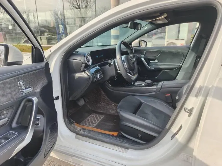 2022 Mercedes-Benz A Class 1.3T 163HP L4 7DCT,autocango,china used car exporter,china ev exporter,chinese used car exporter,chinese used ev exporter
