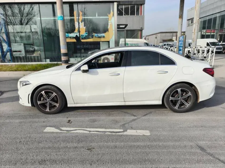 2022 Mercedes-Benz A Class 1.3T 163HP L4 7DCT,autocango,china used car exporter,china ev exporter,chinese used car exporter,chinese used ev exporter