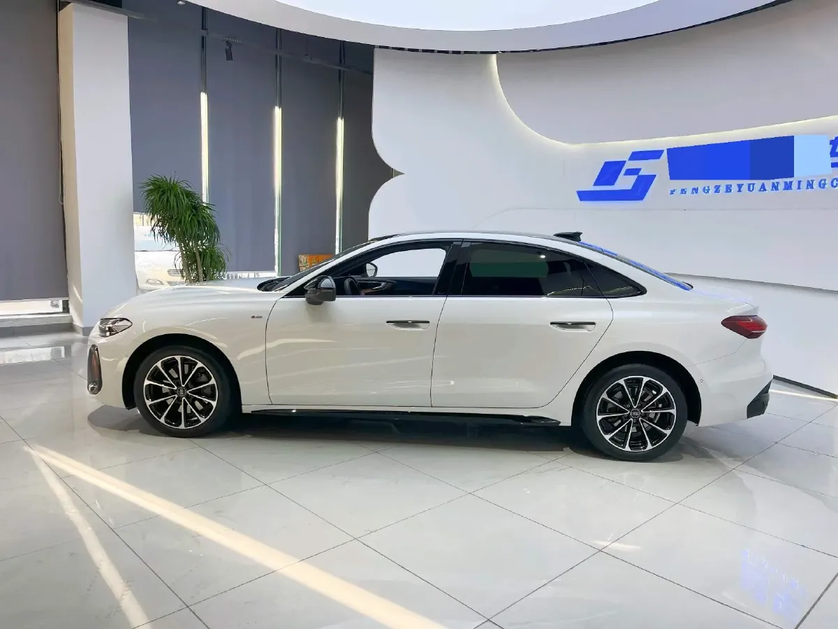 2026 Audi A5L 2.0T 204HP L4 7DCT,autocango,china used car exporter,china ev exporter,chinese used car exporter,chinese used ev exporter