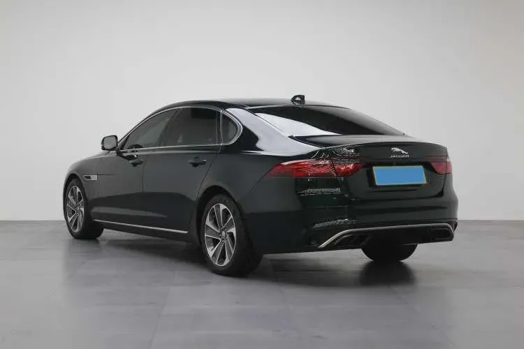 2023 Jaguar XFL 2.0T 200HP L4 8AT,autocango,china used car exporter,china ev exporter,chinese used car exporter,chinese used ev exporter