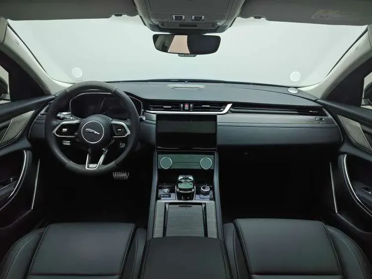 2023 Jaguar XFL 2.0T 200HP L4 8AT,autocango,china used car exporter,china ev exporter,chinese used car exporter,chinese used ev exporter