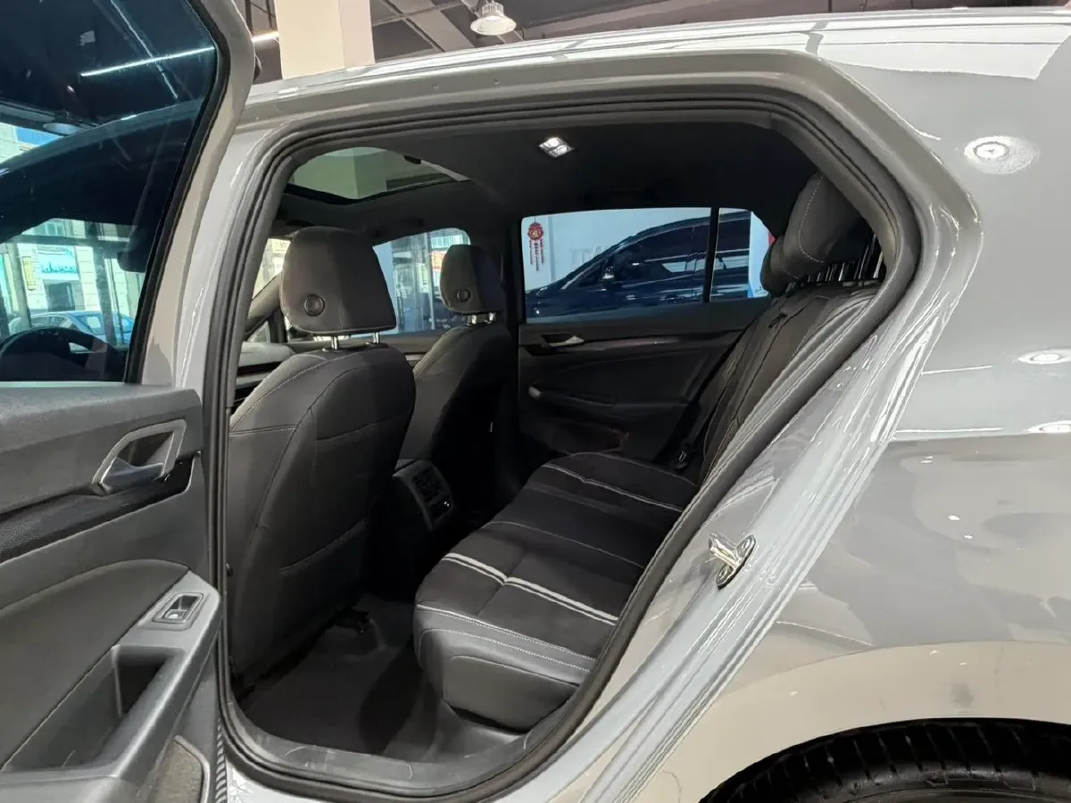 2021 Toyota Corolla 1.2T 116HP L4 CVT,autocango,china used car exporter,china ev exporter,chinese used car exporter,chinese used ev exporter