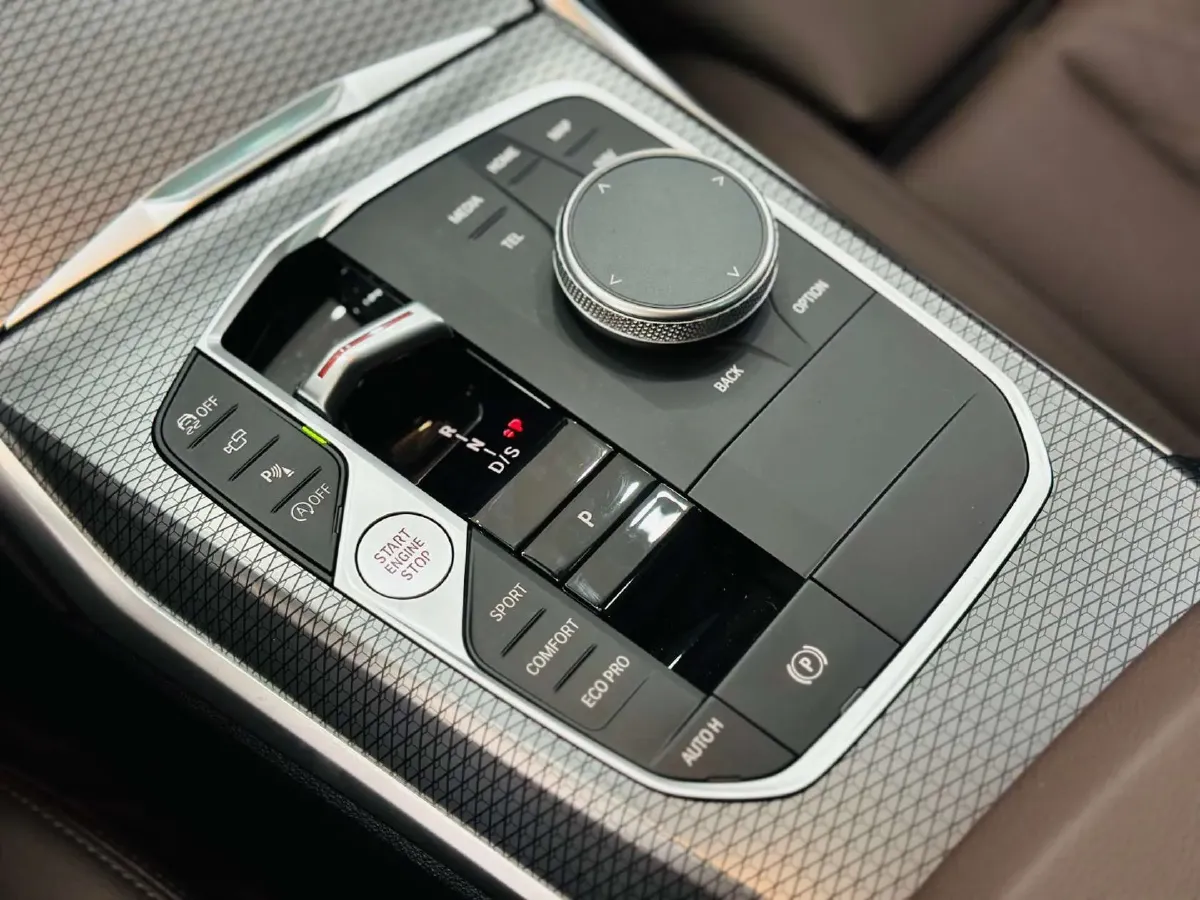 2023 BMW 3 Series 2.0T 184HP L4 8AT,autocango,china used car exporter,china ev exporter,chinese used car exporter,chinese used ev exporter