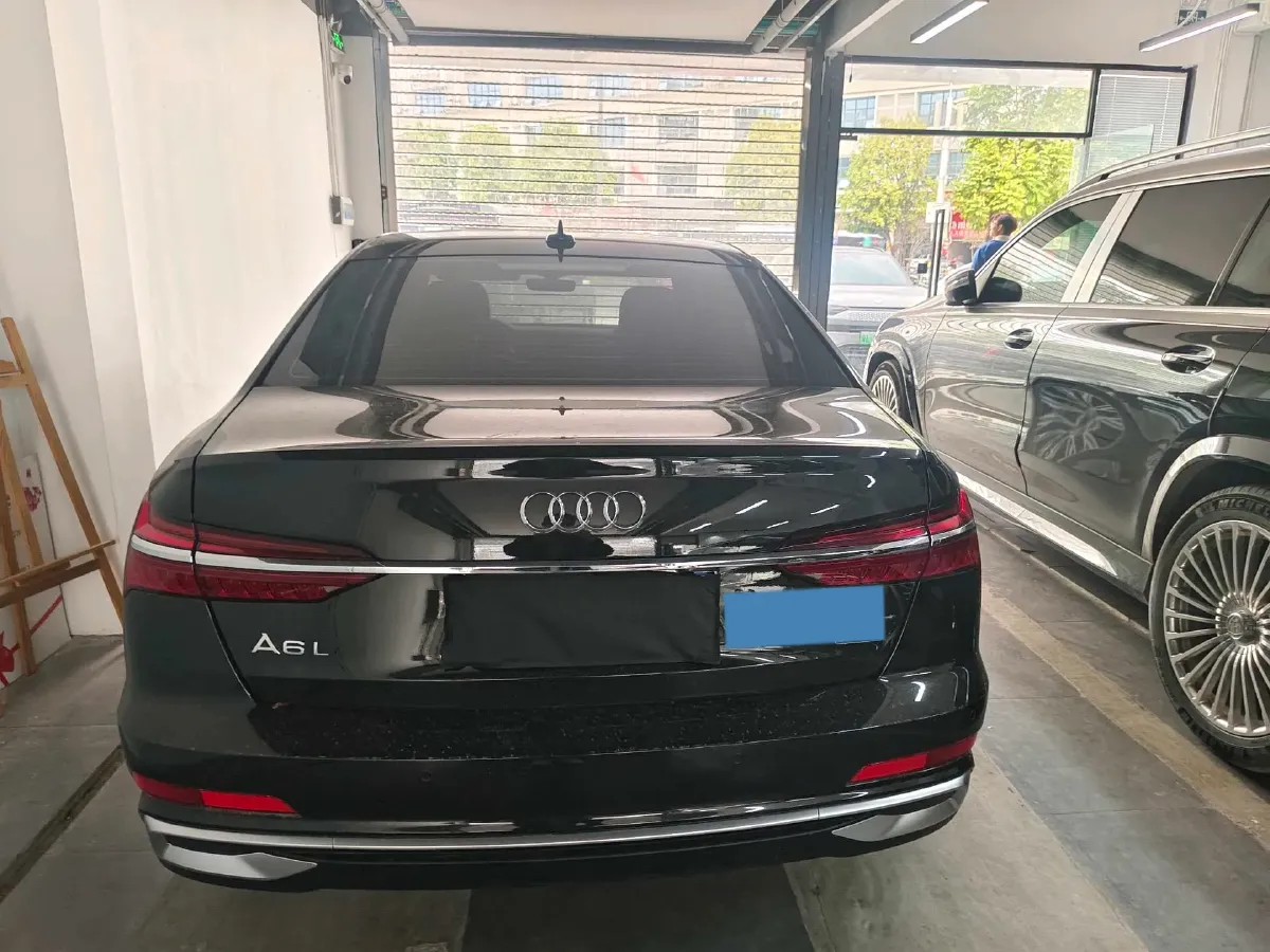 2025 Audi A6L 2.0T 245HP L4 7DCT,autocango,china used car exporter,china ev exporter,chinese used car exporter,chinese used ev exporter
