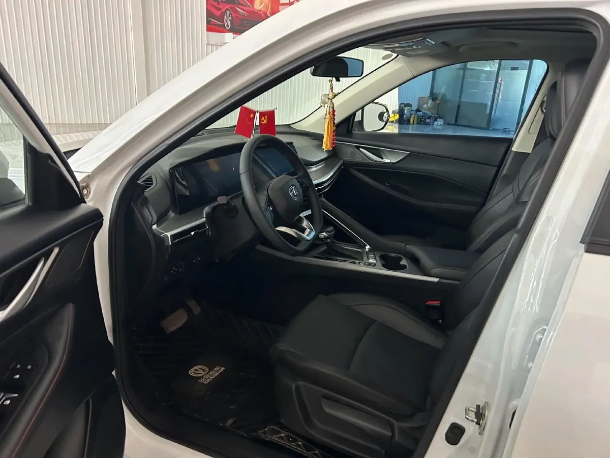 2021 ChangAn CS35 Plus 1.4T 160HP L4 7DCT,autocango,china used car exporter,china ev exporter,chinese used car exporter,chinese used ev exporter