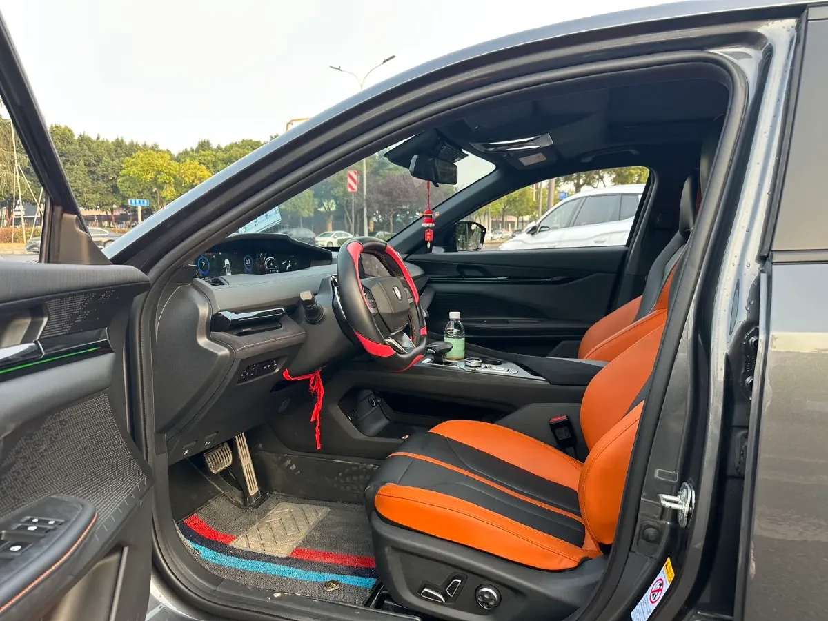 2024 ChangAn UNI-V 1.5T 188HP L4 7DCT,autocango,china used car exporter,china ev exporter,chinese used car exporter,chinese used ev exporter