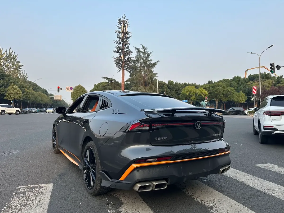 2024 ChangAn UNI-V 1.5T 188HP L4 7DCT,autocango,china used car exporter,china ev exporter,chinese used car exporter,chinese used ev exporter
