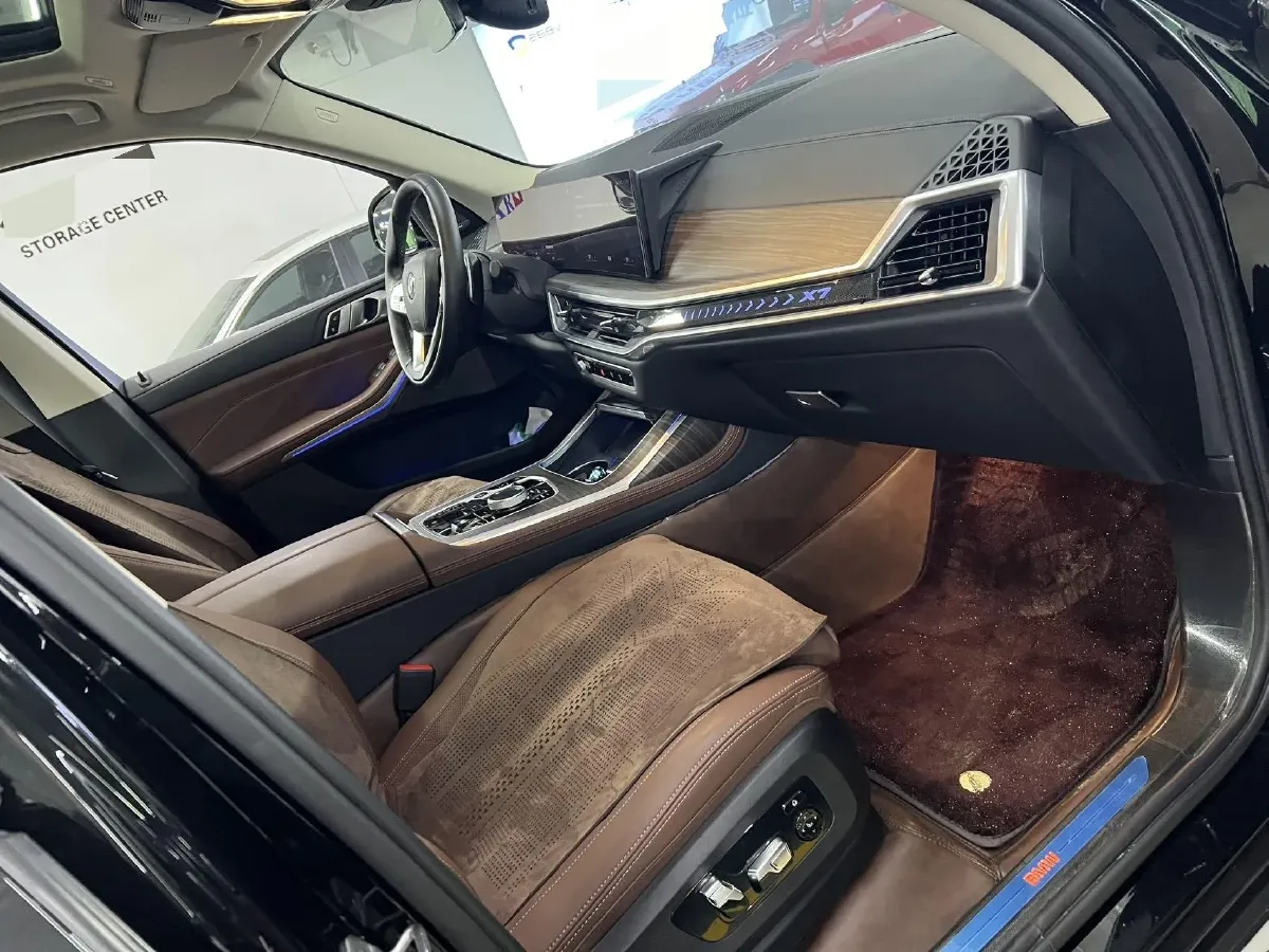 2023 BMW X7 3.0T 381HP L6 8AT,autocango,china used car exporter,china ev exporter,chinese used car exporter,chinese used ev exporter