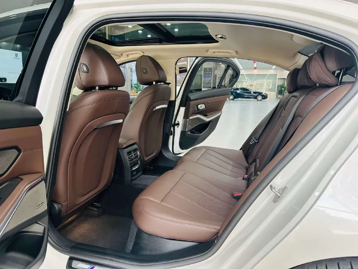 2024 BMW 3 Series 2.0T 184HP L4 8AT,autocango,china used car exporter,china ev exporter,chinese used car exporter,chinese used ev exporter