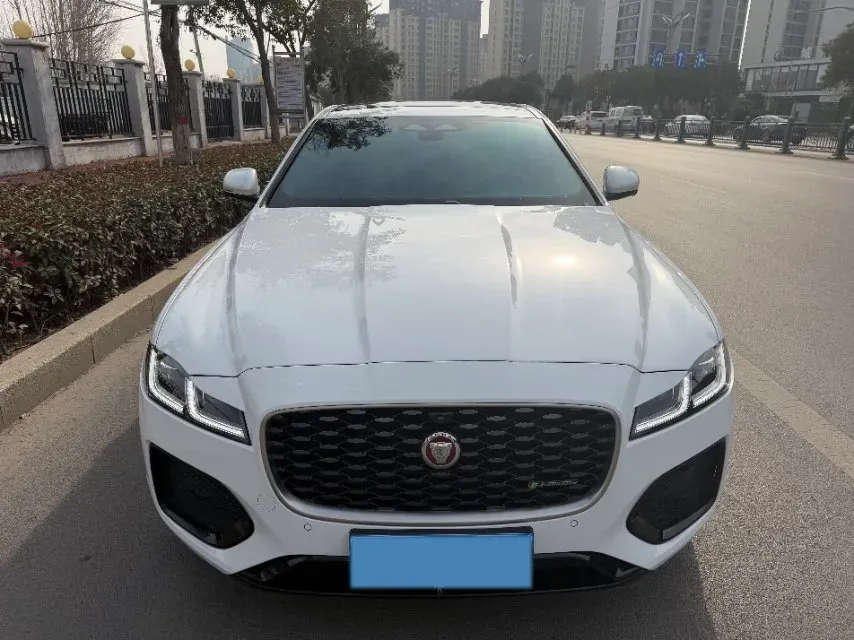2023 Jaguar XFL 2.0T 250HP L4 8AT,autocango,china used car exporter,china ev exporter,chinese used car exporter,chinese used ev exporter