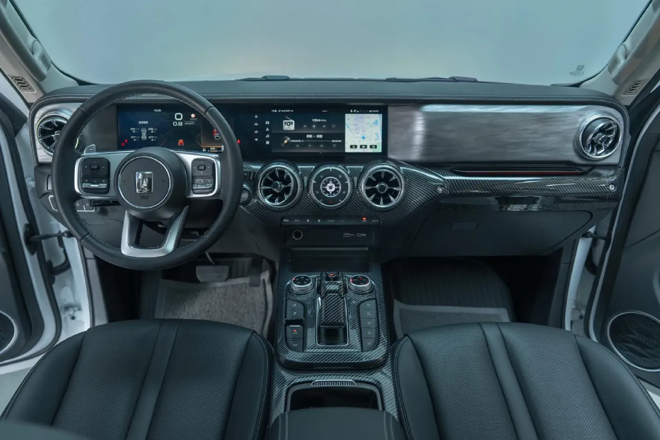 2023 Tank 300 2.0T 227HP L4 8AT,autocango,china used car exporter,china ev exporter,chinese used car exporter,chinese used ev exporter