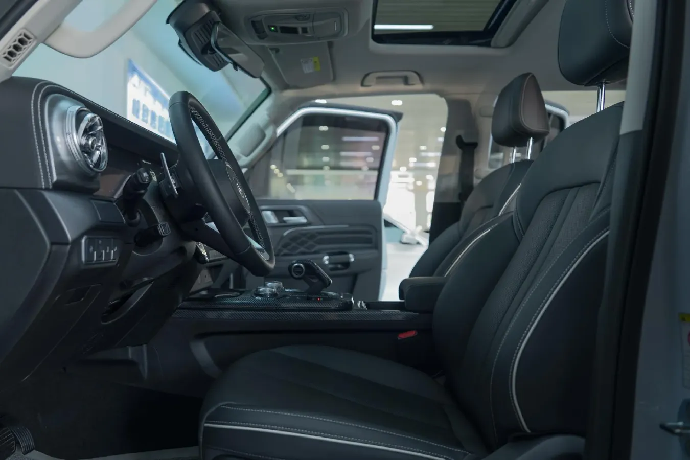 2023 Tank 300 2.0T 227HP L4 8AT,autocango,china used car exporter,china ev exporter,chinese used car exporter,chinese used ev exporter