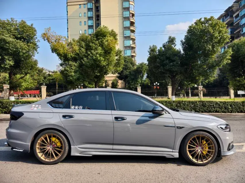 2022 Bestune B70 2.0T 224HP L4 6AT,autocango,china used car exporter,china ev exporter,chinese used car exporter,chinese used ev exporter