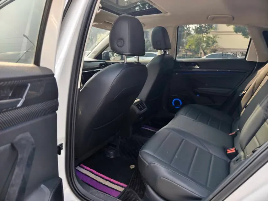 2022 Bestune B70 2.0T 224HP L4 6AT,autocango,china used car exporter,china ev exporter,chinese used car exporter,chinese used ev exporter