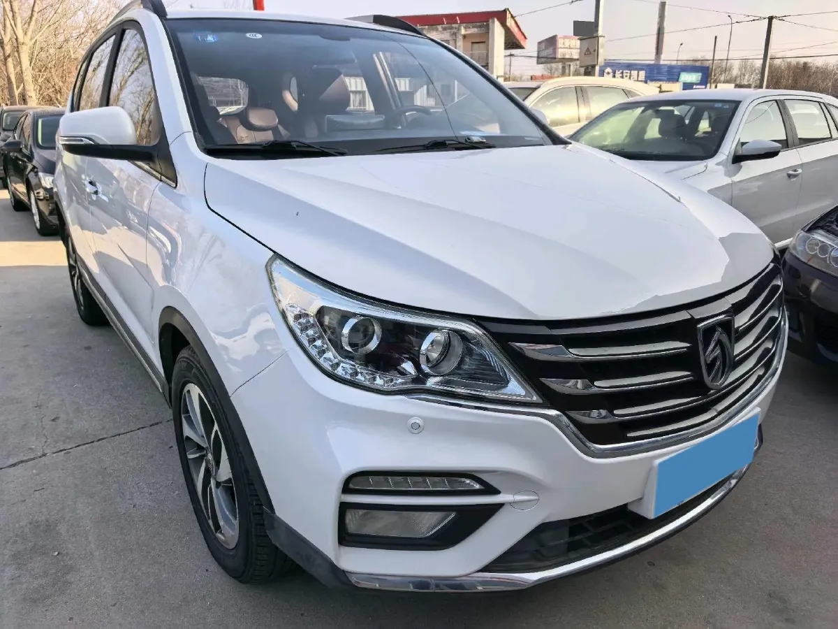 2017 BaoJun 560 1.5T 150HP L4 6DCT,autocango,china used car exporter,china ev exporter,chinese used car exporter,chinese used ev exporter