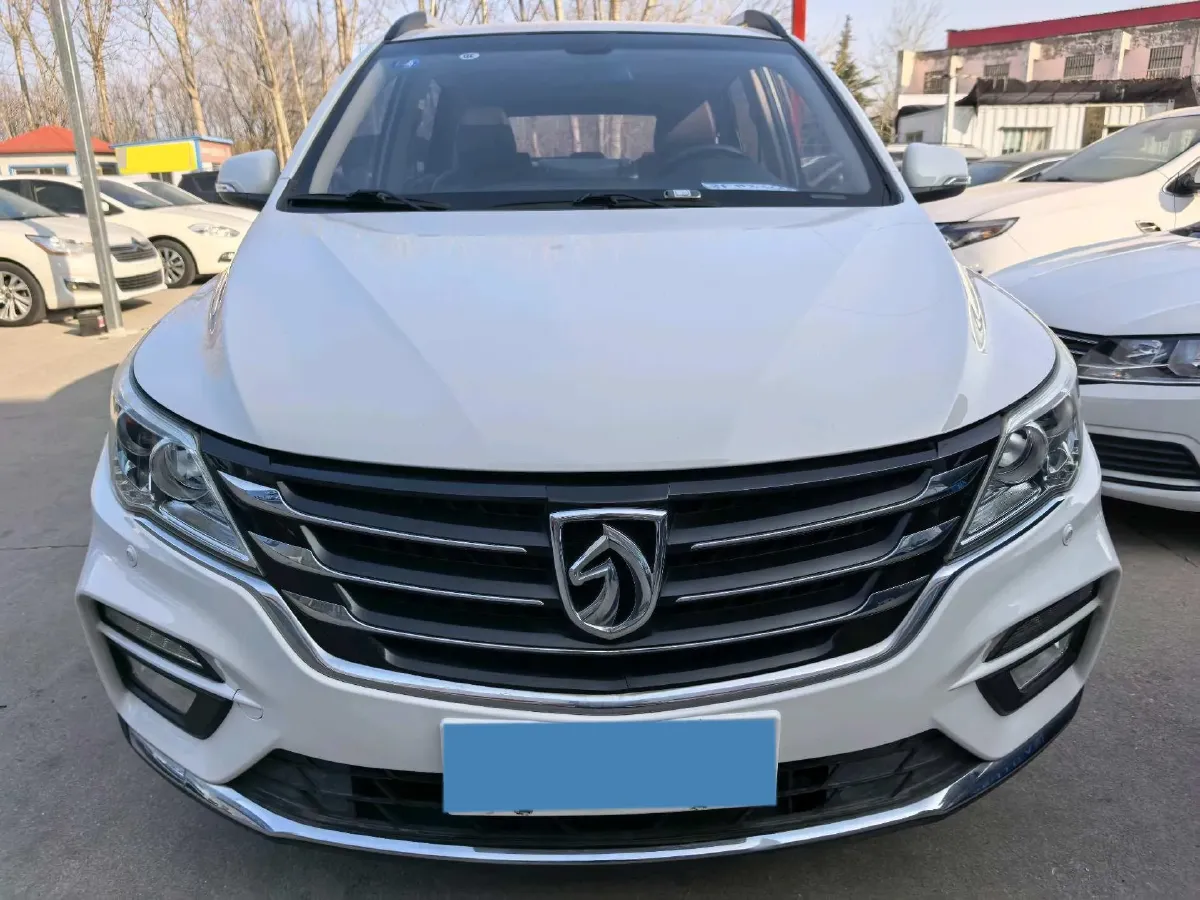 2017 BaoJun 560 1.5T 150HP L4 6DCT,autocango,china used car exporter,china ev exporter,chinese used car exporter,chinese used ev exporter