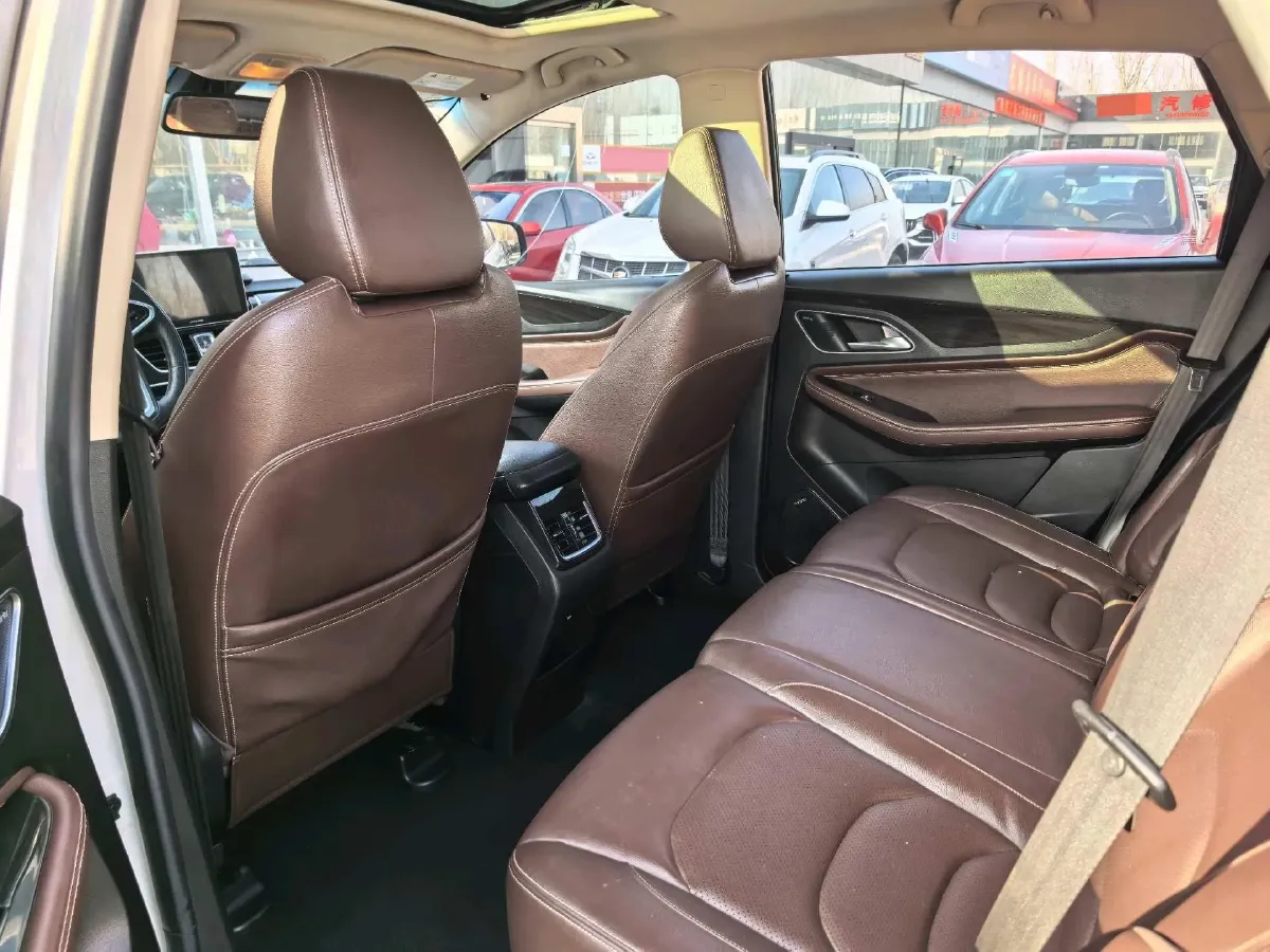 2017 BaoJun 560 1.5T 150HP L4 6DCT,autocango,china used car exporter,china ev exporter,chinese used car exporter,chinese used ev exporter