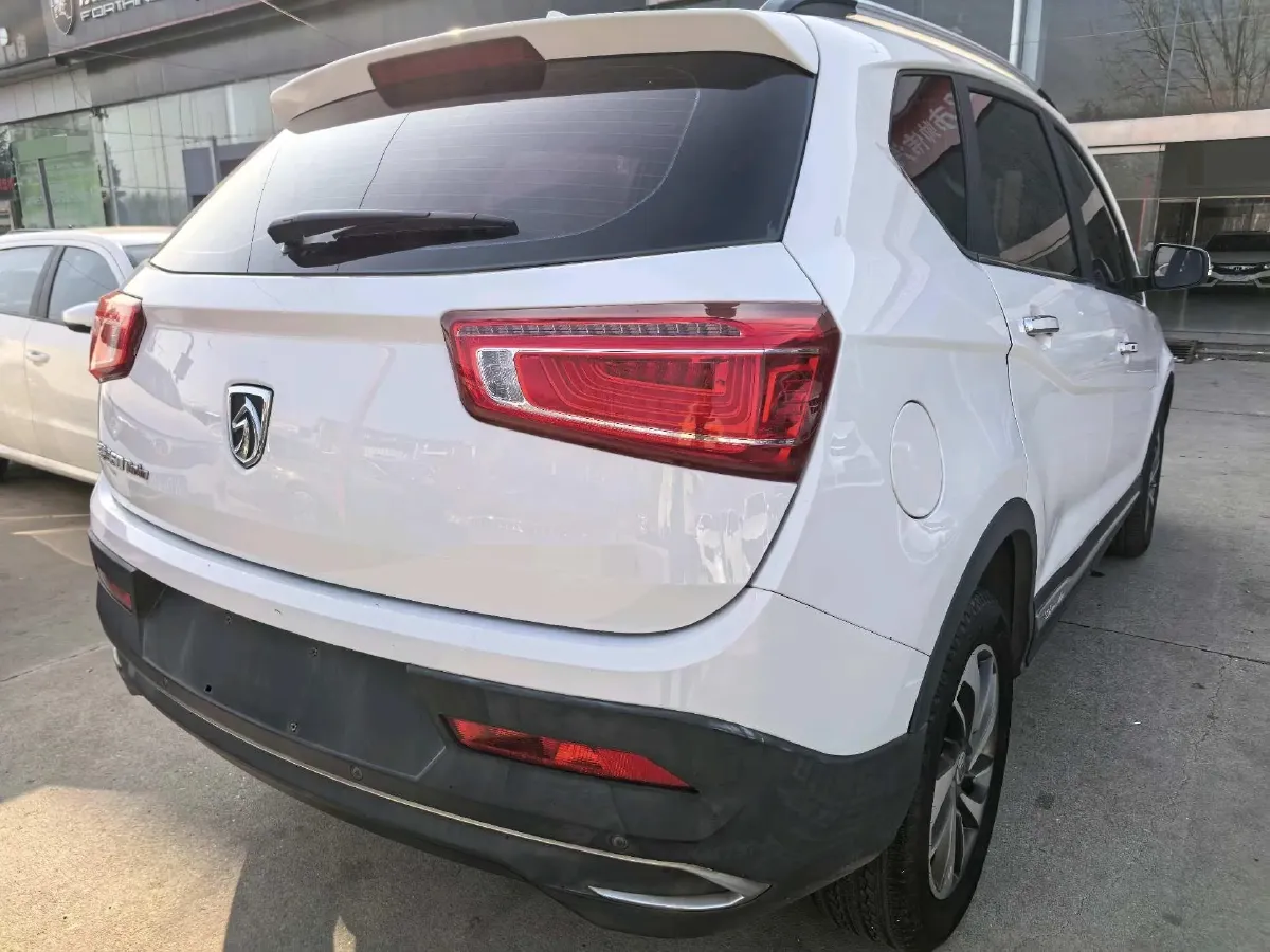 2017 BaoJun 560 1.5T 150HP L4 6DCT,autocango,china used car exporter,china ev exporter,chinese used car exporter,chinese used ev exporter