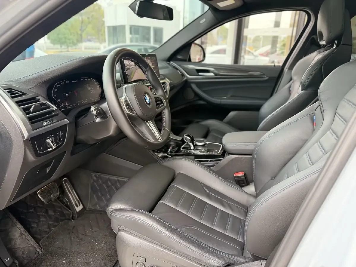 2022 BMW 3.0T 333HP L6 8AT,autocango,china used car exporter,china ev exporter,chinese used car exporter,chinese used ev exporter