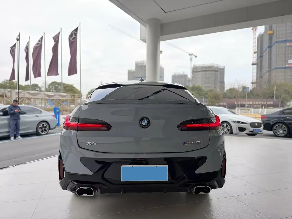 2022 BMW 3.0T 333HP L6 8AT,autocango,china used car exporter,china ev exporter,chinese used car exporter,chinese used ev exporter