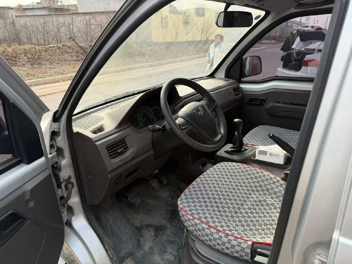 2022 WuLing RongGuang New Truck 1.8L 125HP L4 5MT,autocango,china used car exporter,china ev exporter,chinese used car exporter,chinese used ev exporter